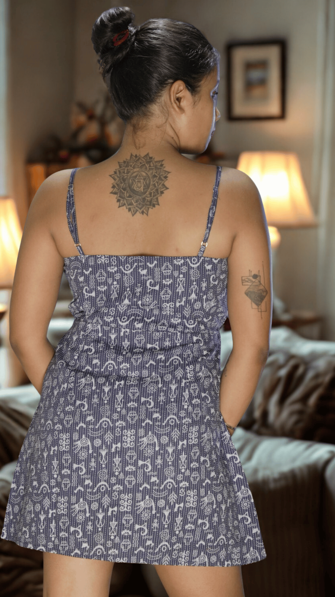 COLLAR CURVE DRESS