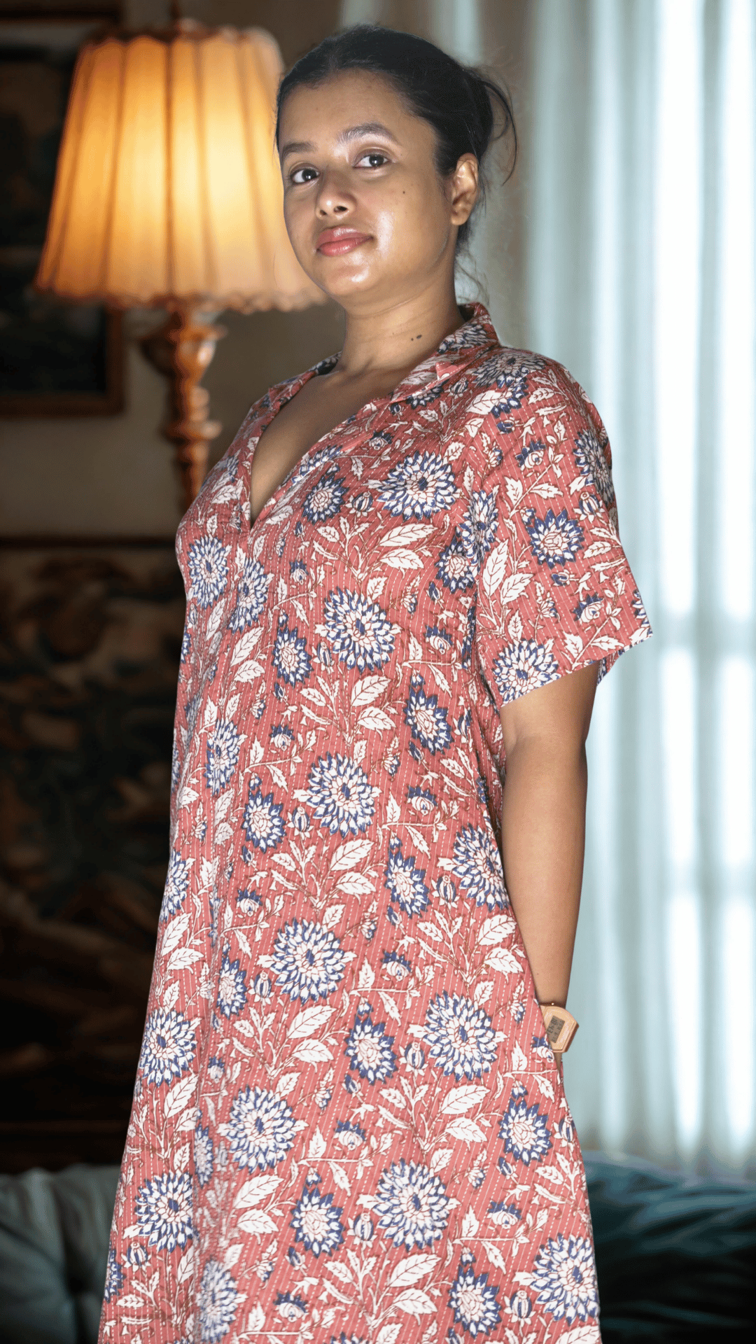 COLLAR CURVE DRESS