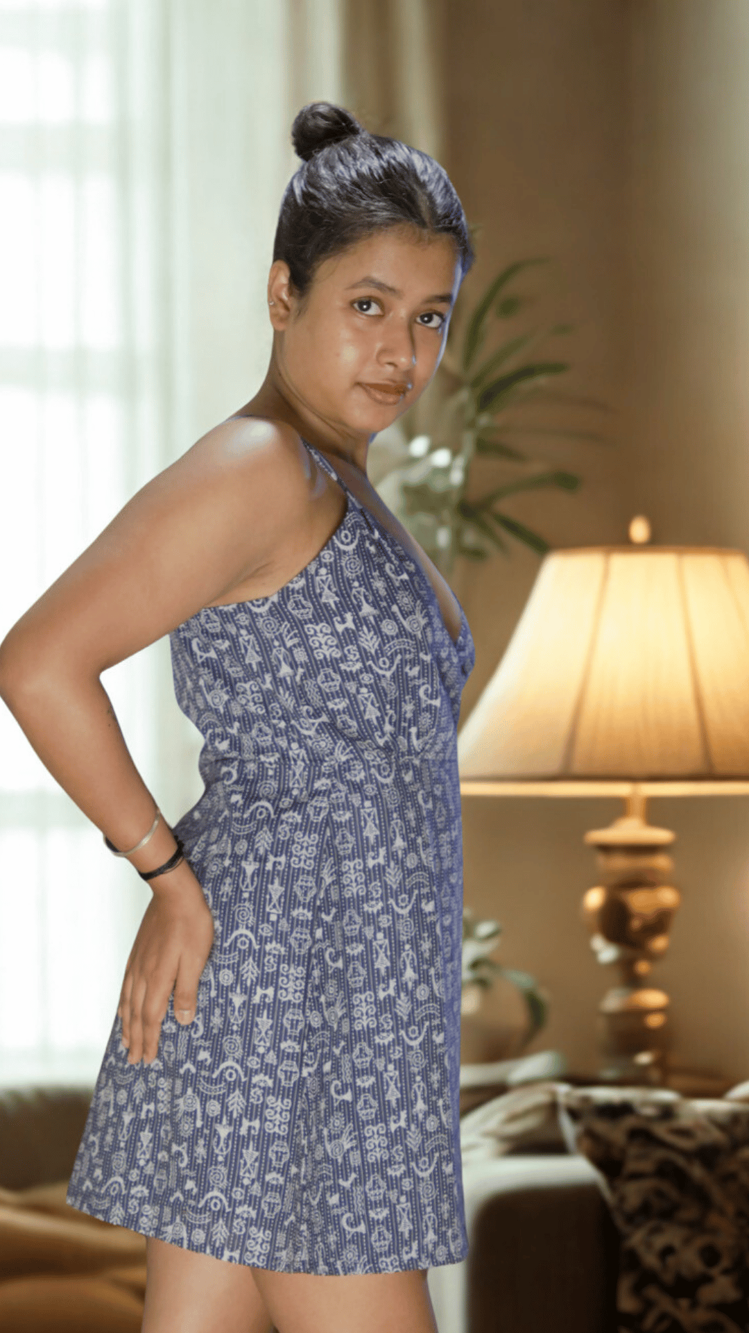 COLLAR CURVE DRESS