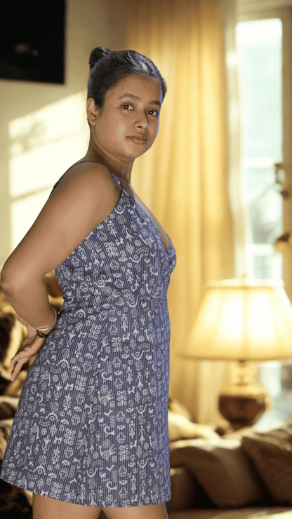 COLLAR CURVE DRESS